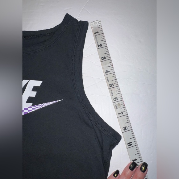 Nike Tank Top - Picture 9 of 9